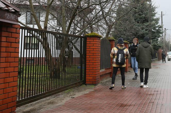 Krwawa jatka na Białołęce. Morderstwo tasakiem i próba samobójcza. Brat zatłukł siostrę i jej syna?