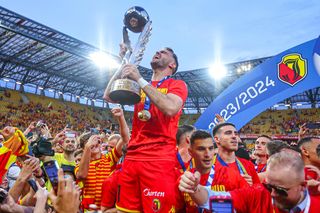 Ekstraklasa odpowiada na pytania o puchar dla nowego mistrza. Tam wybierze się prezes Animucki, ciekawa propozycja