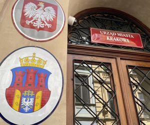 Premie i podwyżki dla urzędników. 2000 zł na początek