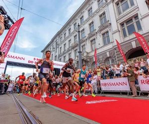 Rossmann Run 2025. Jakie wyzwania czekają na uczestników? Trasa biegu ulicą Piotrkowską. Zobacz mapę