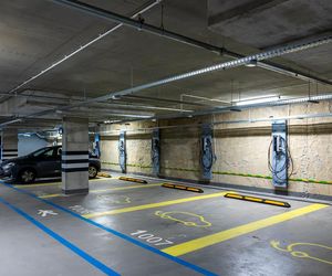 Nowy parking na Placu Powstańców Warszawy