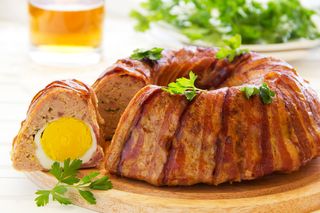 Babka mięsna, która robi wrażenie! Prosty przepis na efektowną pieczeń