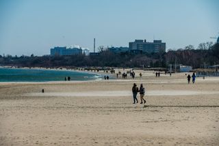 Wstrząsające odkrycie na plaży w Sopocie. Ciało zostało wyrzucone przez morze