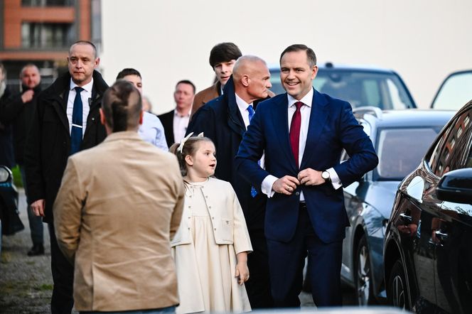 Karol Nawrocki z rodziną. Jego córka skradła show na wieczorze wyborczym