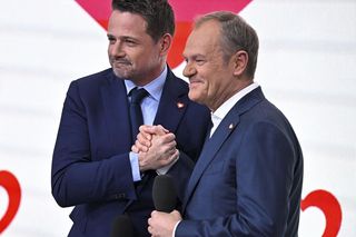 Nowy sondaż przed II turą. Tusk pomoże Trzaskowskiemu?