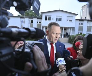 Karol Nawrocki przyjechał do TVP. Symboliczny gest i mocne wsparcie z zaplecza