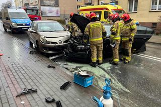 Kraksa w centrum Tarnowa. Ulica Mickiewicza zablokowana