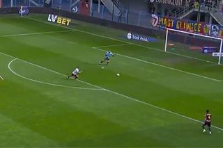 Piast – Pogoń: Kuriozalna bramka w Ekstraklasie! Co zrobił bramkarz? Ale prezent [WIDEO]