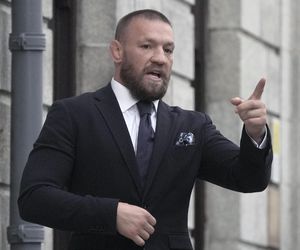 Conor McGregor znowu szokuje! Brutalnie zaatakował mężczyznę w klubie na Ibizie, nokaut na parkiecie