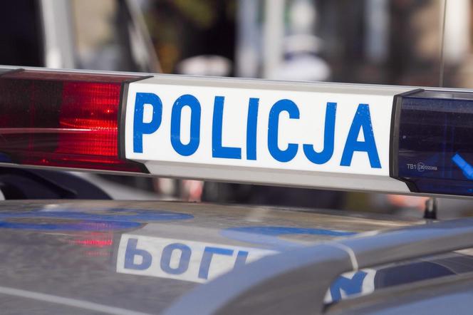 Wtargnął na jezdnię pod nadjeżdżający samochód.