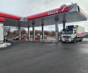 Promocje na paliwo na majówkę. Taniej na stacjach Orlen, MOL, Circle K, bp