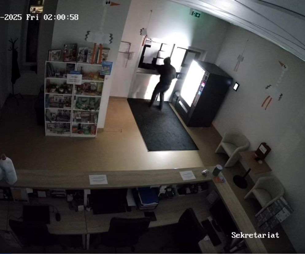 Screen z nagrania z monitoringu w placowce Stowarzyszenia Karuzela