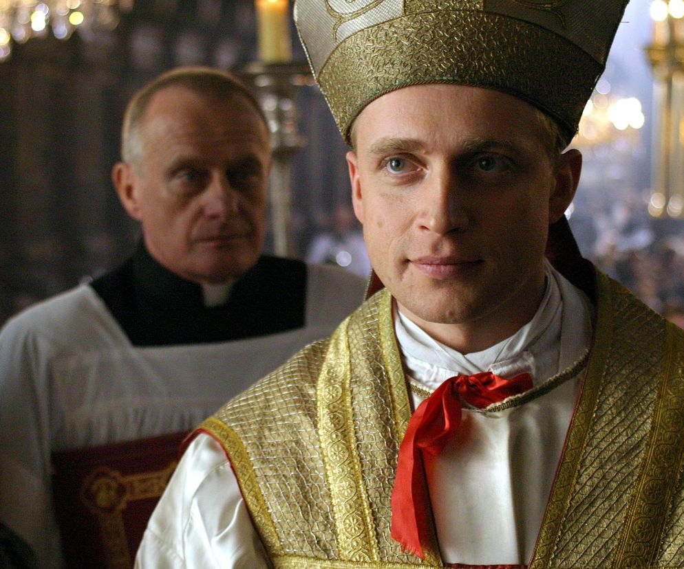 Adamczyk oschle o nowym papieżu. Wspomina swoją słynną rolę