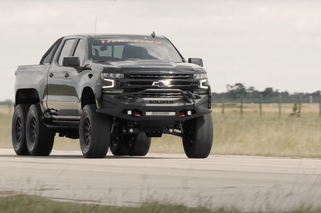 Potworny pick-up od Hennessey Performance! Oto Chevrolet Silverado Goliath 6x6 - WIDEO