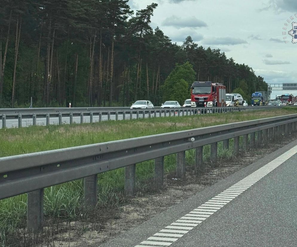 Wypadek na A1 w Śląskiem z udziałem 4 pojazdów. Jedna osoba trafiła do szpitala